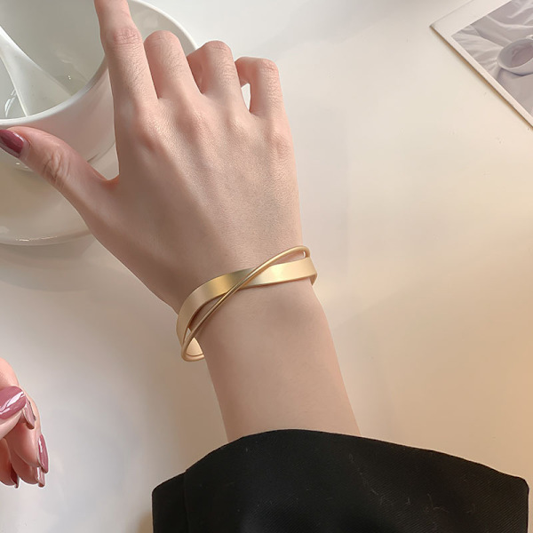Korsarmband för kvinnor flickor dotter guld