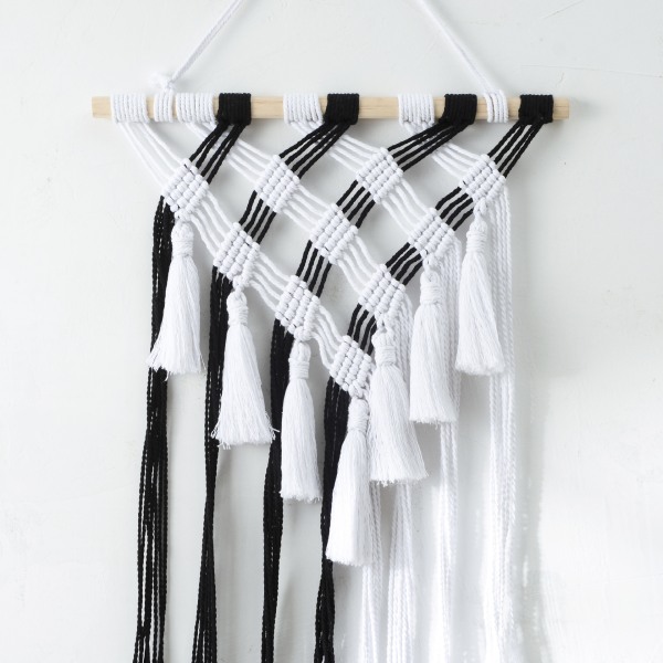 Macrame vægophæng sort og hvid, vægophæng dekoration, vævet væg