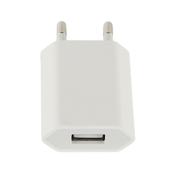 2 kpl USB-nopeaa laturia, USB-pistokkeella, (5V1A), valkoinen