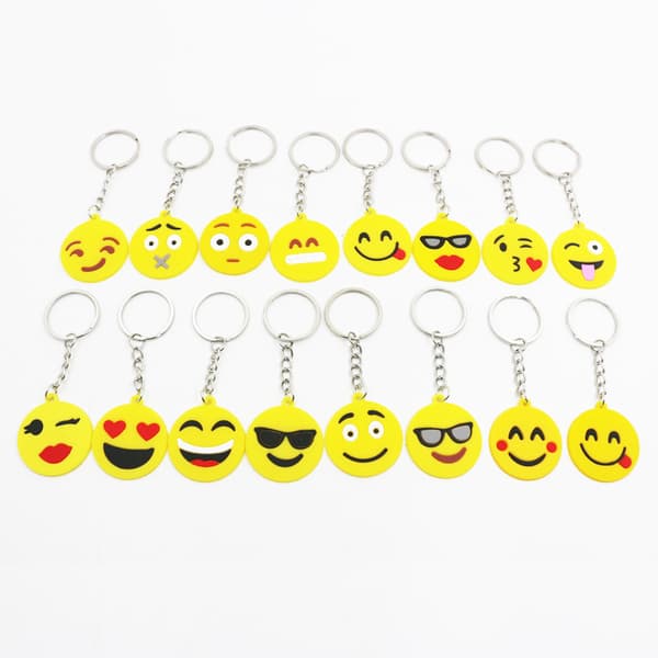 17 st blandade tecknade smiley-emoticon nyckelringar, smiley-ansikte väskberlock