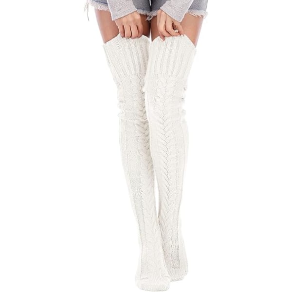 En populær hvit strikket sokk med knelengde og forlenget p