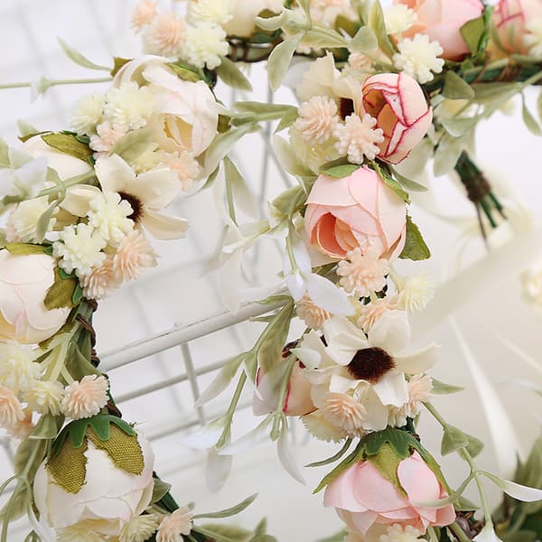 Bryllupsblomsterkrans med roser, blomsterhårbånd - hvit White