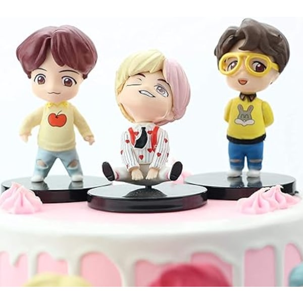 7-delad BTS Mini Idol Lyxig Karaktärsspelset Tårta Topp BTS Pojke