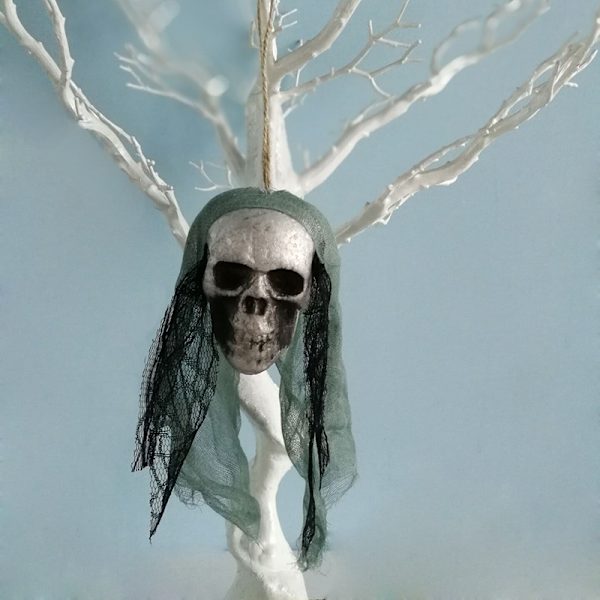 4 st Halloween-dödskalle hängande prydnader skum dödskalle brudkläder