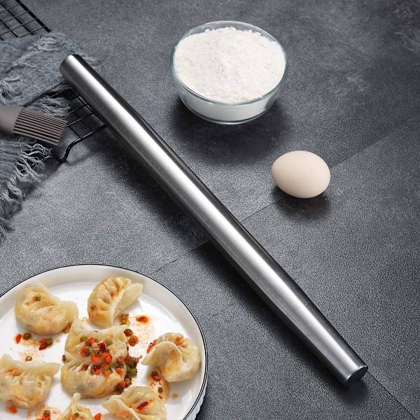 Kjevle i rustfritt stål, matt finish, for baking av pizzadeig