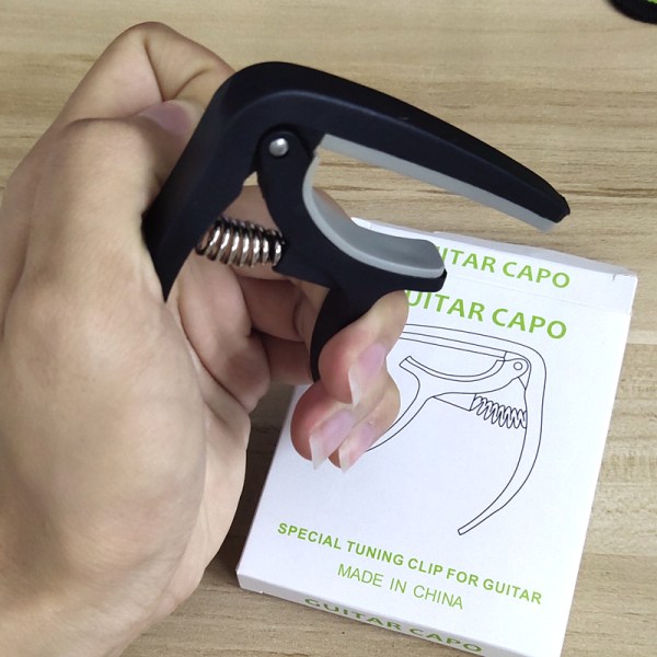 Gitar Capo for 6-strengs elektriske og akustiske gitarer – Microme