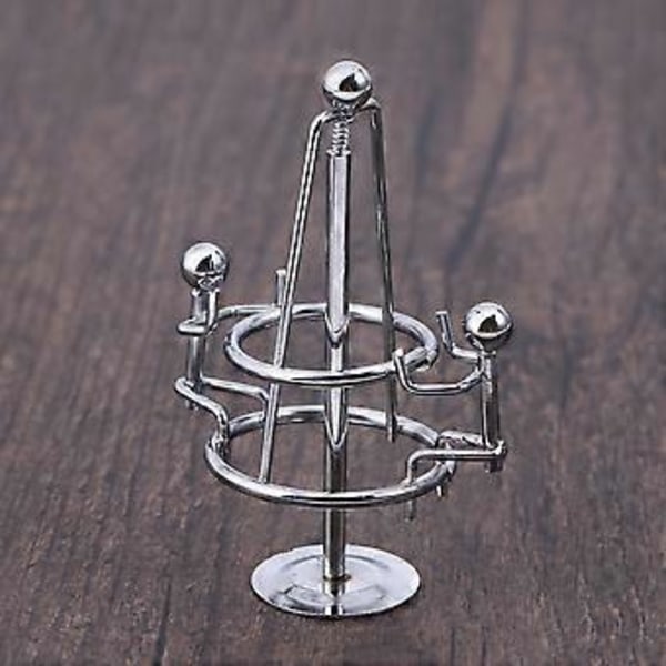 Kreativ Lille Jernfigur Balancebold Svingende Tumler Håndværk Metalhåndværk til Hjemmekontor Skrivebordsdekoration (Mini Vugge)
