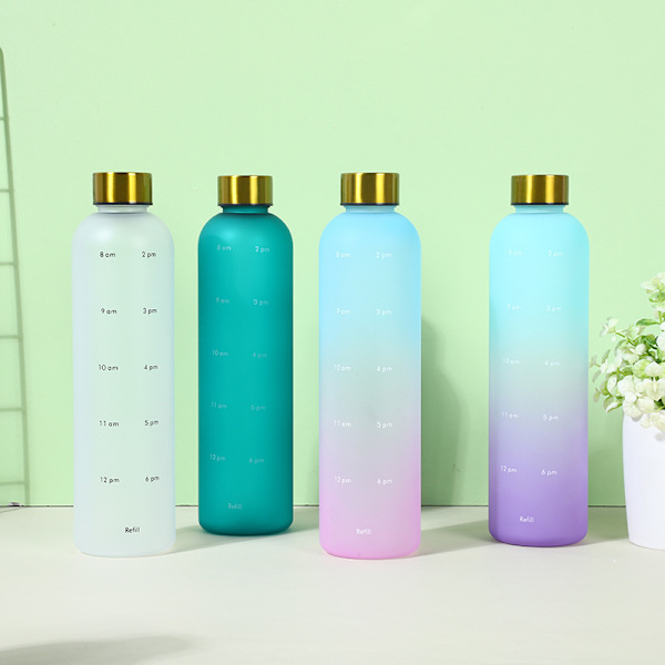 Vattenflaska 1l Frostad Vit Guld - Vattenflaska i plastdesign