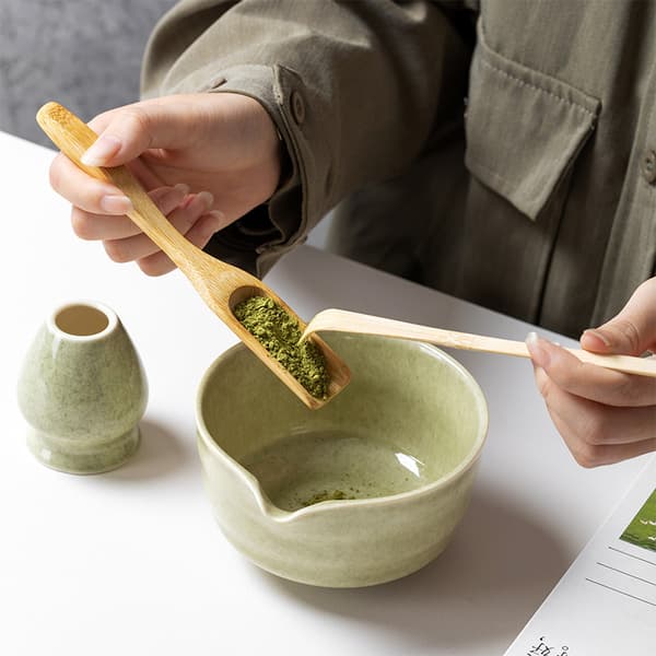 Matcha-teset i 4 delar, japansk stil tevisp matchaskål, vit White 4-piece set