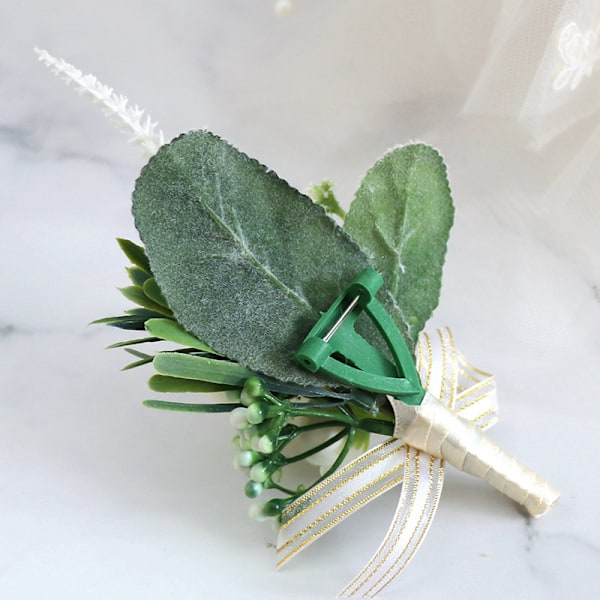 11x7x7cm flerfarget bryllupsgave 2 stk. utsøkte bryllupsbrystblomster, brudgommens brystblomst hvit