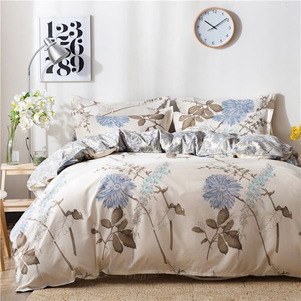 Sengesæt i 200 * 230 cm med blomsterprint i tre dele i ren bomuld
