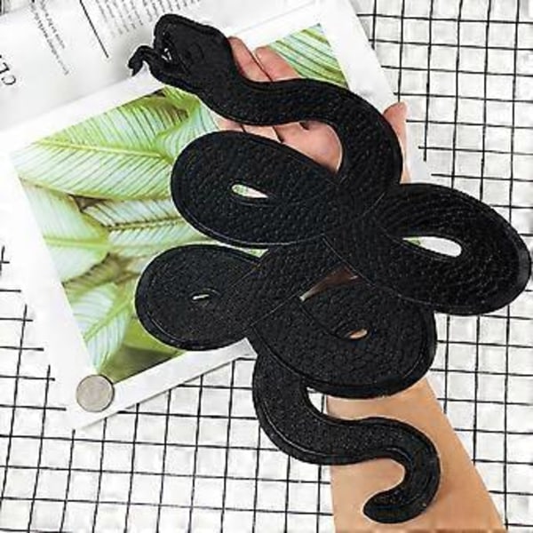 Orm Broderad Patch för Kläder Stryk på Sy Applikation Söt Patch Tygmärke DIY Klädtillbehör Svart