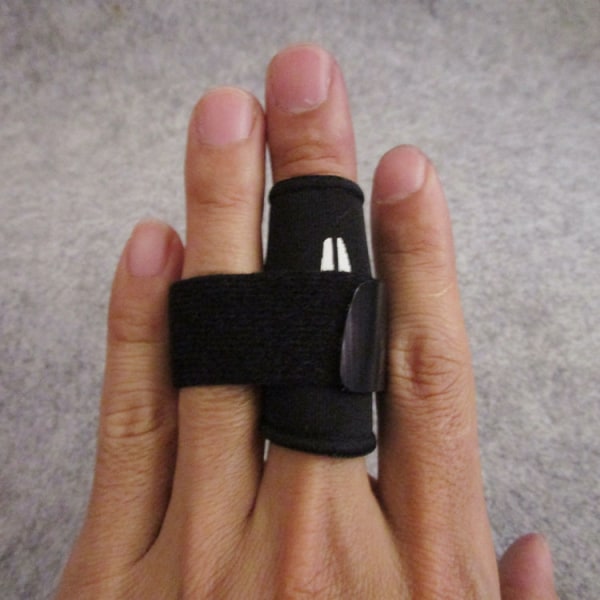 Set med 1 fingerskenor för att behandla skadade, svullna eller ur led