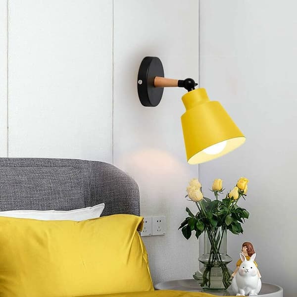 Moderne Skandinavisk Vegglampe i Tre og