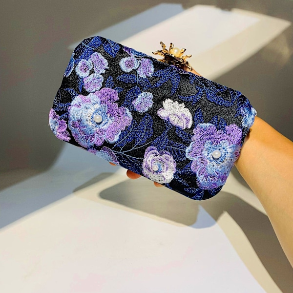 Vacker Handväska Clutch Väskor Präglad Broderi Blomma Påse Väska Handväska Kvällsväska Måste Ha Artikel för Kvinnor  Himmelsblå Blue