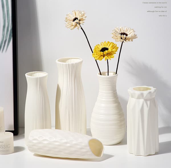 1 Plastvase, Dekorativ Ornament til Stuen - Stil C C