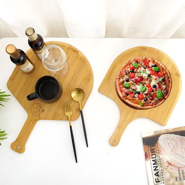 Bambus pizzaskuffe med sammenleggbart trehåndtak for enkel oppbevaring