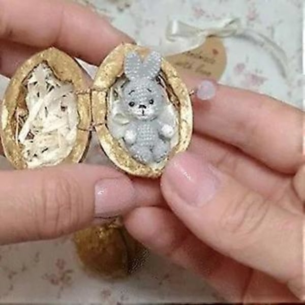 Mini Håndlaget Heklet Dyr i Valnøttskall Miniatyr Kanin Bjørn med Kjærlighetshjerte Emosjonell Støtte Gaver