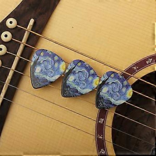Triangulära Plektrum Celluloid Plektrum Rockmusiktillbehör Lämpliga för Nybörjare Professionella Gitarr Ukulele 0.96mm