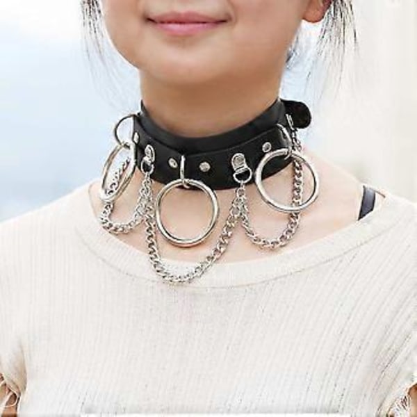 Nahkainen choker metallirenkaalla ja ketjulla, säädettävä kaulakoru