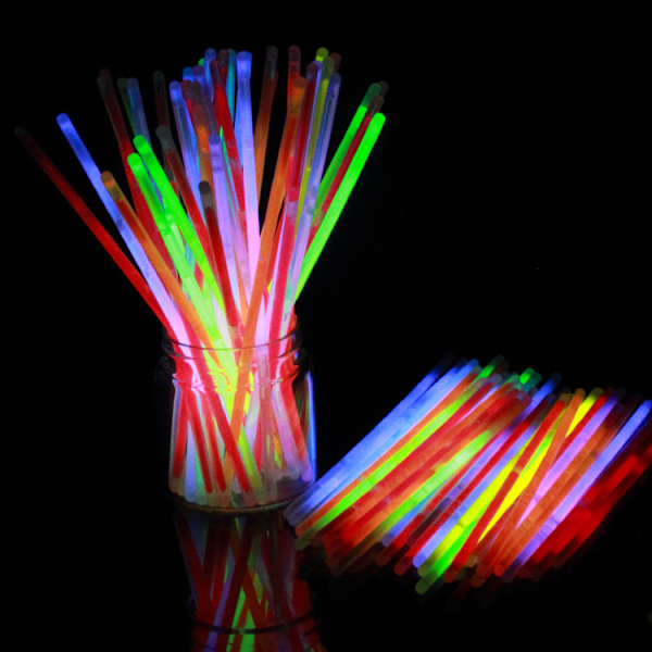 100 fluoresoivaa ranneketta + 100 liitintä - Ensiluokkaista laatua