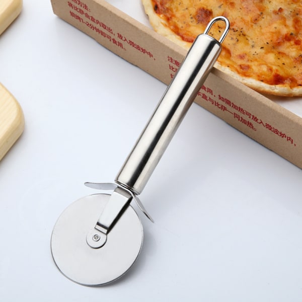 Pizzaleikkuri, ensiluokkainen pizzaleikkuri tukevalla pyörällä, terä