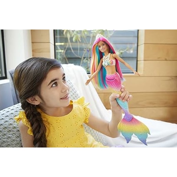 Barbie magiske havfruedukke med regnbuehår, skifter farve ind
