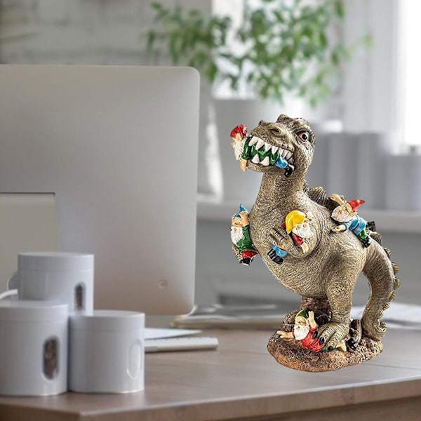 Udendørs havegnomstatue - Spisende dinosaur, humoristisk havegnom