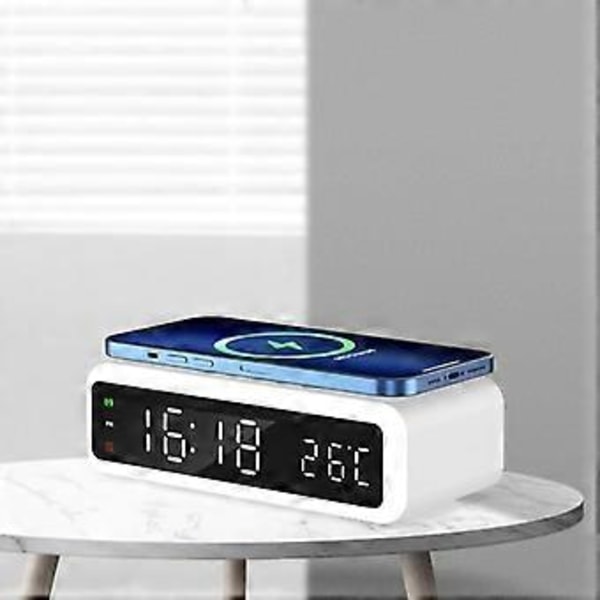 3 IN 1 Digitaalinen LED Pöytäkello Herätyskello Lämpömittari 15W Langaton Laturi Langattomalla