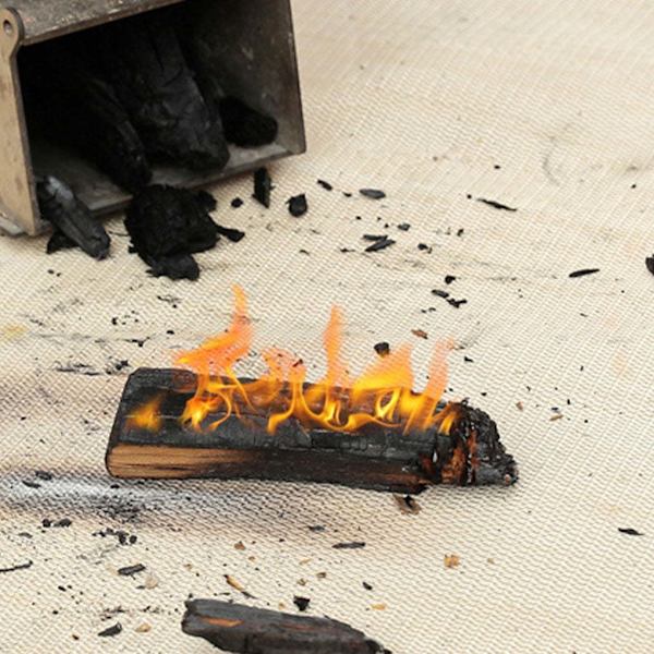 30×30cm Tulenkestävä matto Grill Mat Kaasu BBQ Palamaton Lämmönkestävä
