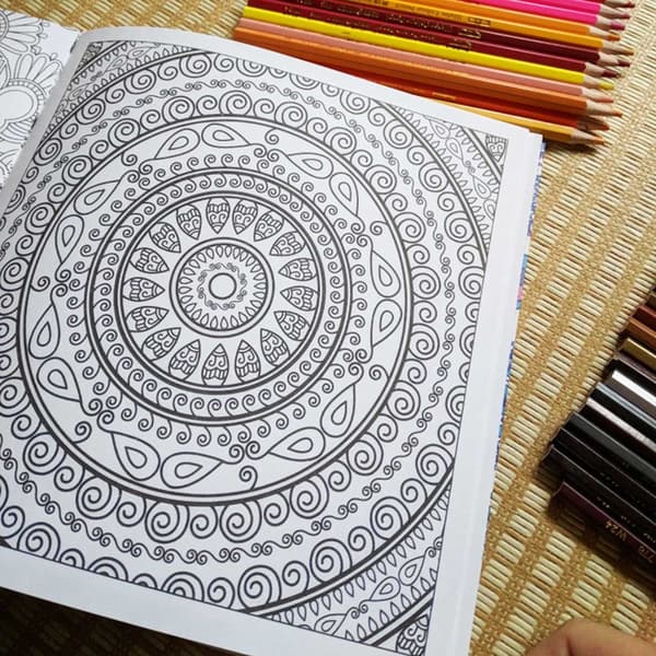 【BQ】Fargebok for Voksne 128 Sider - Zen Mandalas Mindfulness Hvit white