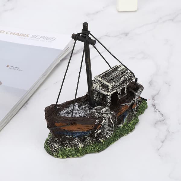 High Simulation Resin Shipwreck Aquarium Decoration