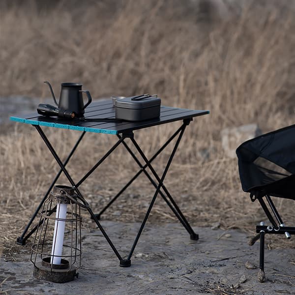 Bärbart hopfällbart aluminiumbord för utomhusbruk, lättviktigt, blå kant, picknick BBQ-bord 35x41x30cm
