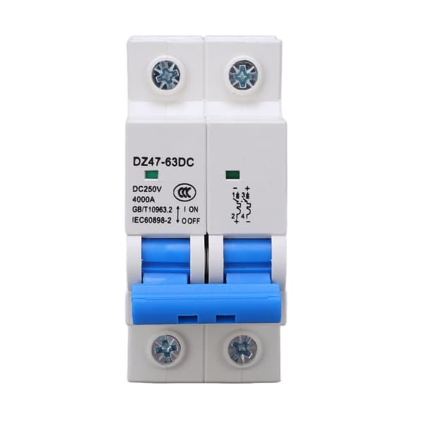 Fotovoltaisk DC Strømafbryder 2P 4KA Segmentering Flammehæmmende PV Miniature Luftstrømafbryder DC250V 50A