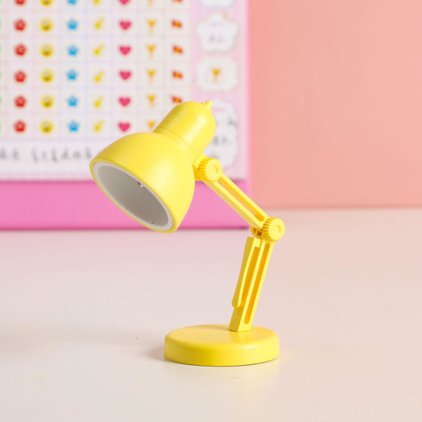2 stk Mini Lille Bordlampe Led Foldebar Bærbar Lille Natlampe Magnetisk Sugning Varm Farve Øjenbeskyttelse Læsebordslampe Med Clip LD02-yellow