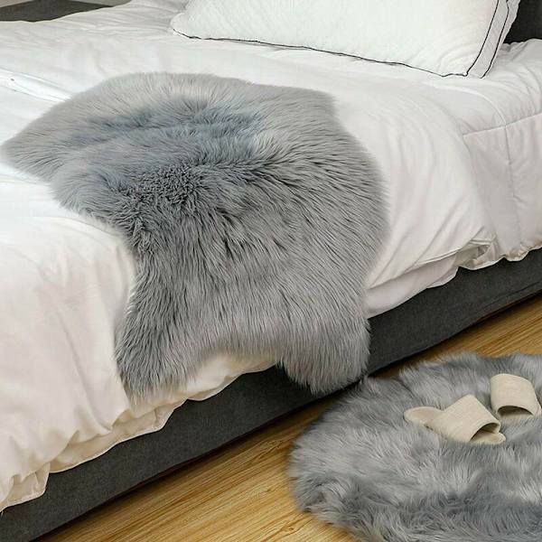 ny stil 60*90 Shaped Light Gray Irregular Imitation Wool Carpet Bay Window Rug Plush Carpet Footpad Faux Fur Rug Sheepskin Area Rug