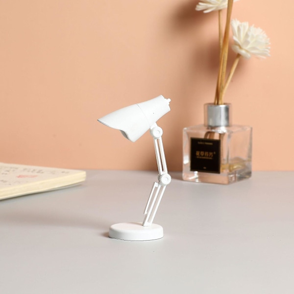 2 stk Mini liten bordlampe Led sammenleggbar bærbar liten nattlampe Magnetisk sug varm farge Øyebeskyttelse Lesebordlampe med klips LDO1-white