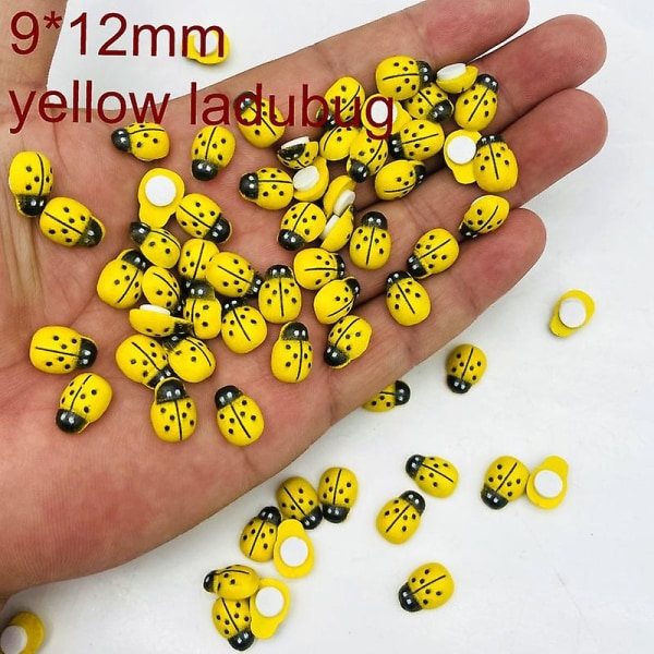 100 kpl Mini Wood Bee Leppäkerttu Värikäs Liimalla Koti Jääkaappi Seinäkoristeet Tee itsetehdyt lasten lahjajuhlatarvikkeet yellow ladybug