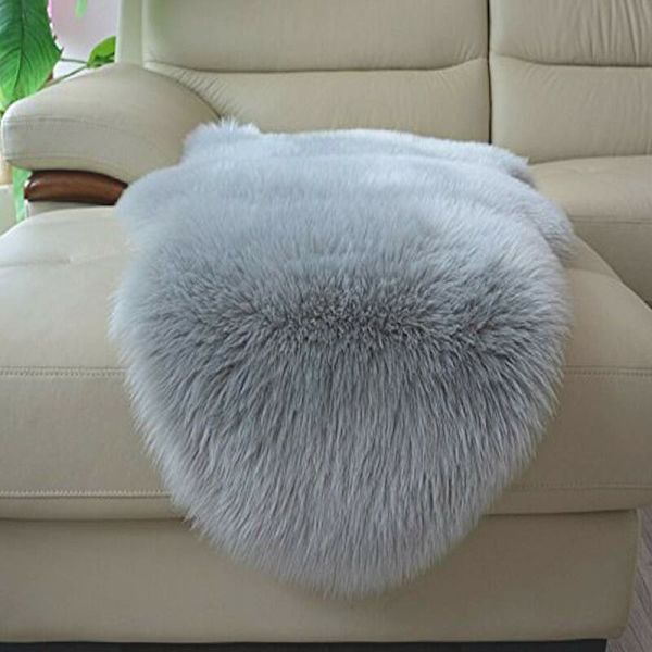 ny stil 60*90 Shaped Light Gray Irregular Imitation Wool Carpet Bay Window Rug Plush Carpet Footpad Faux Fur Rug Sheepskin Area Rug