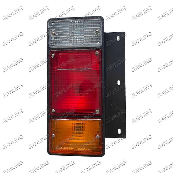 Trefarvet baglygte til Isuzu 100P/600P/700P/FVR, originale fabrikspris bildele right