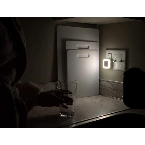 6-Pack Plug-in LED-nattlys med Dusk-to-Dawn-sensor for trapper