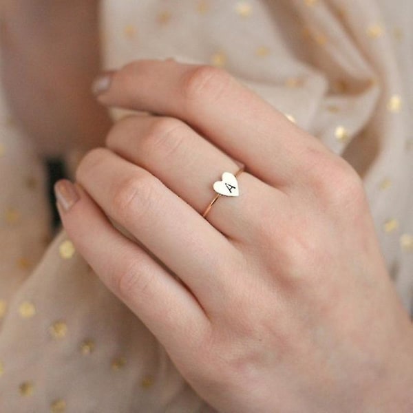 Håndstemplet stabling A-z 26 bogstaver Indledende navn Tiny Heart Ringe Kompatibel med Kvinder Guld Farve Finger Ringe Smykker Engros RSilver Color