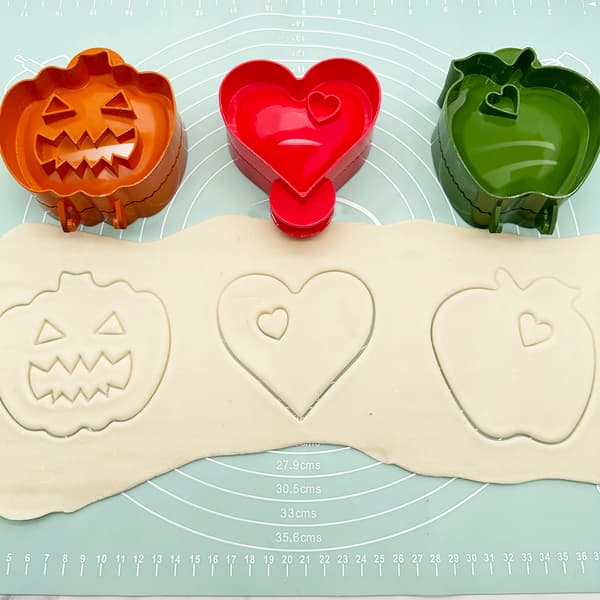 3 stk. Mini Håndtærteforme til Halloween Bagegræskar Hjerte Æbleformet Lommeform