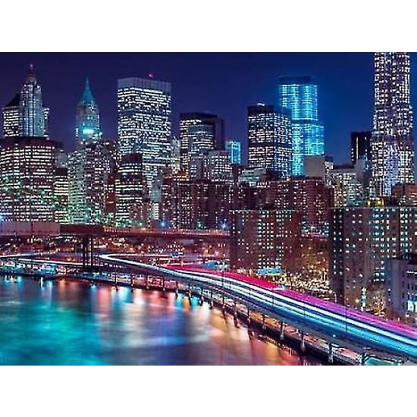 Strip Lights på gatorna i Manhattan vid East River New York print av Assaf Frank