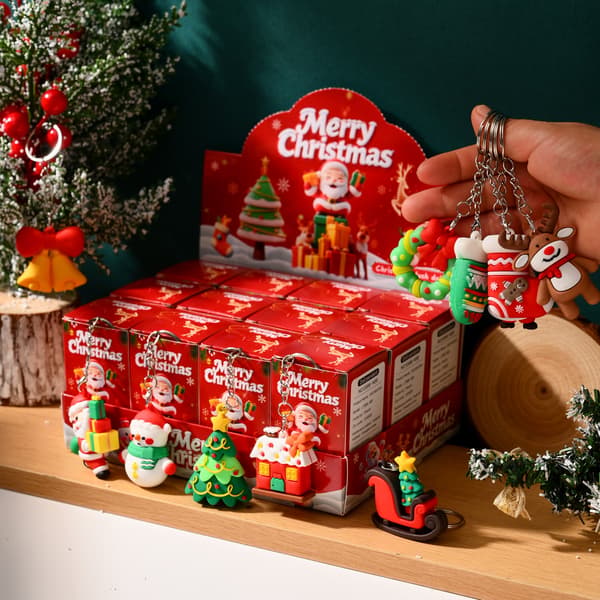 Julklappsset med nyckelringar - 12 unika designer - Presentask med gratis julgransprydnad