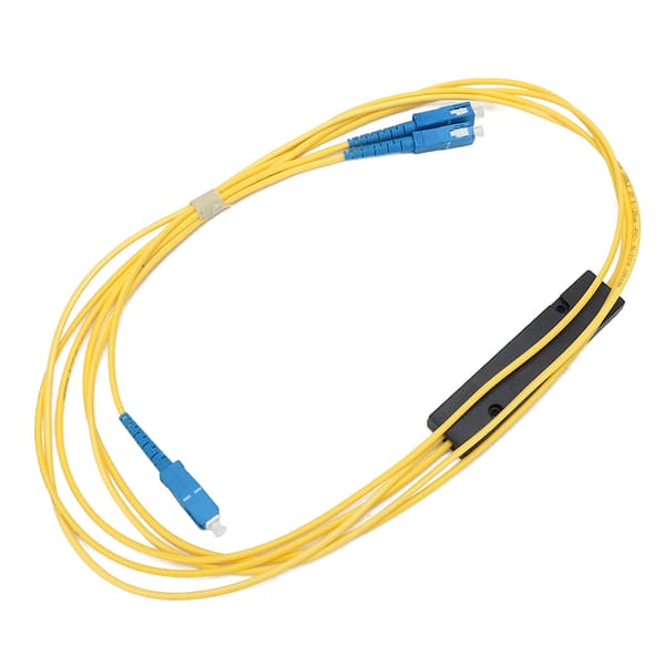 2 stk. 1x2 Fiberoptisk Splitter Innsettingsstap 3,8dB.MAX Kanaluniformitet 0,6dB.MAX