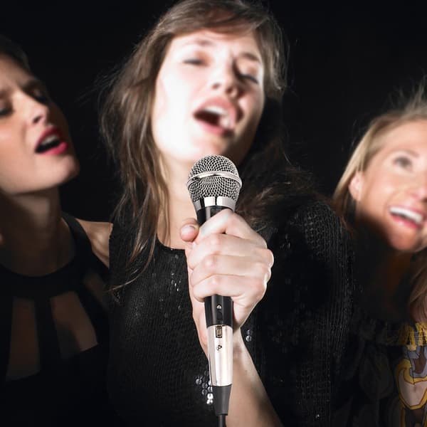 Profesjonell håndholdt kablet dynamisk mikrofon for klar karaoke og sangytelse