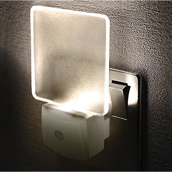 Inbyggd LED-plugg i väggar med fotocell från skymning till gryning Auto Sensor Nattbelysning Warm