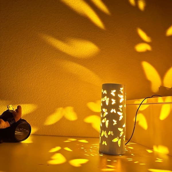 New Creative Decorative Table Lamp USB Projector Lamp Butterfly Shadow Bamboo Art Desk Lamp Decorative Lamp Floor Lamp Night Light.