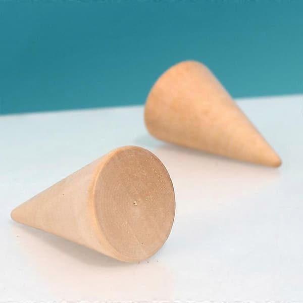 Kreativ ringdisplay, kjegleformet smykkeholder med trebunn for elegant presentasjon Solid wood tapered L